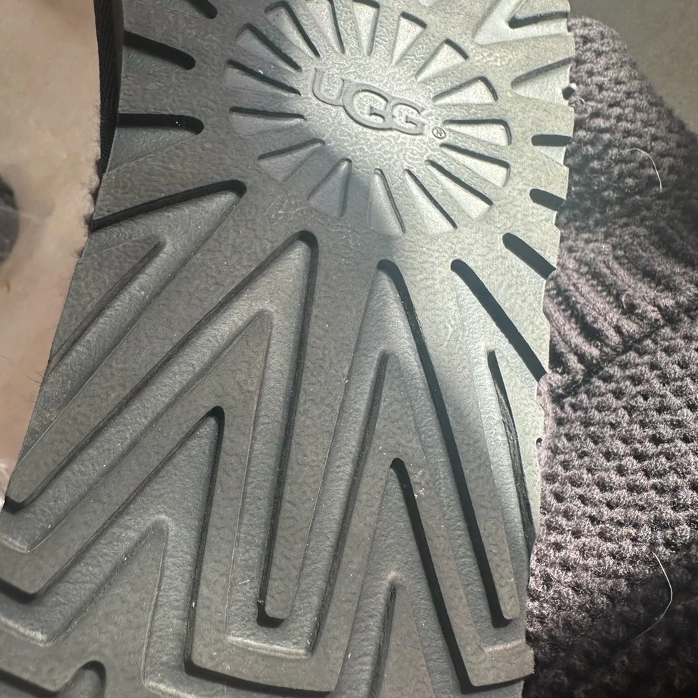 New Uggs sz 9 ❤️ Cardy - Picture 6 of 7